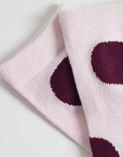 Vero Moda – Różowo-bordowe skarpetki do kostki w grochy, 2 z 3