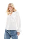 [Vero Moda] Vero Moda ruffle blouse with tie sleeves in white 2XL Snow White