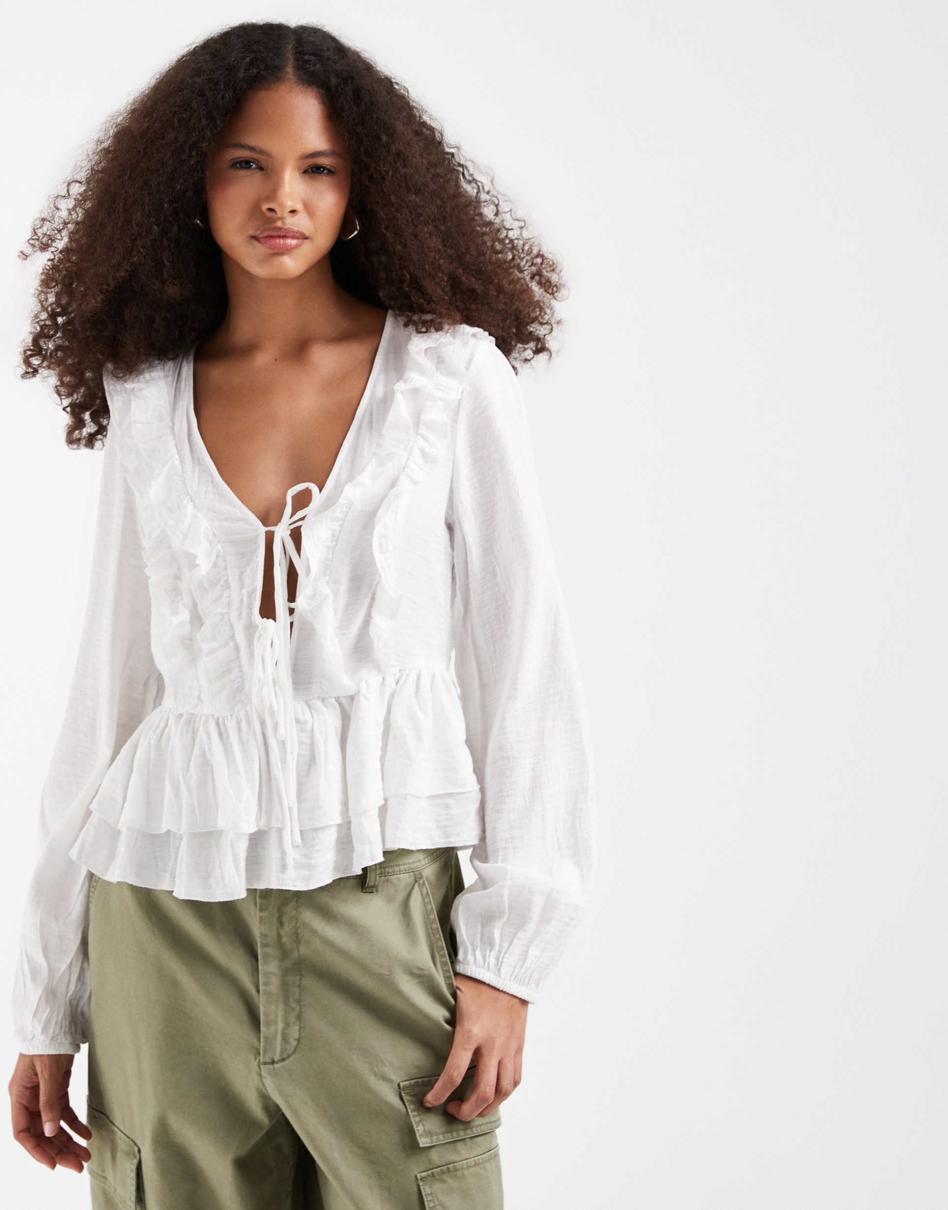 vero moda ruffle detail tie front boho blouse in white