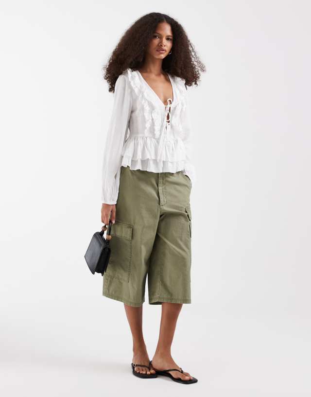 Vero Moda ruffle detail tie front boho blouse in white | ASOS