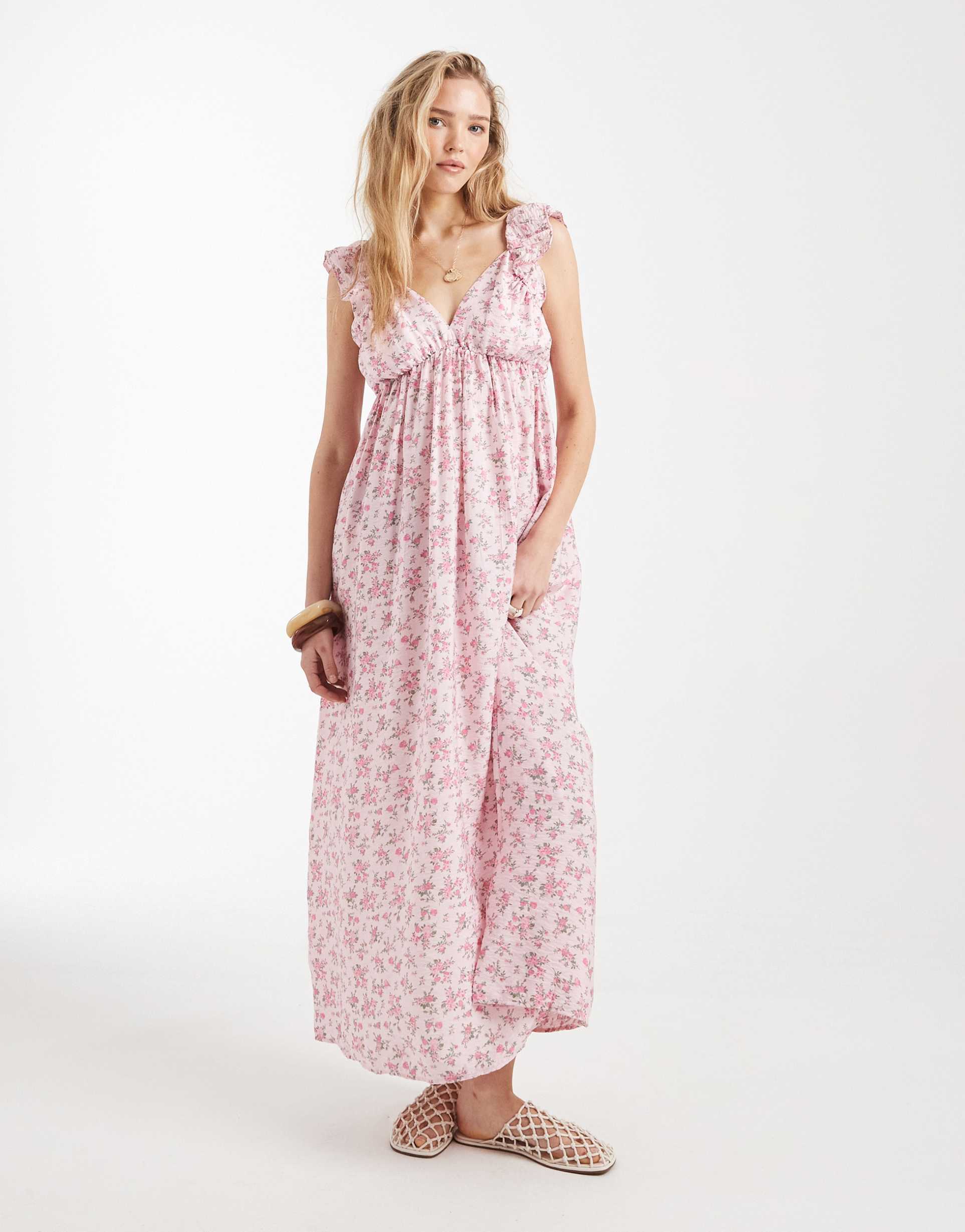 vero moda ruffle shoulder v-neck maxi dress in pink floral print