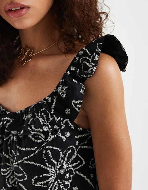 Vero Moda ruffle shoulder v neck woven top co-ord in black and cream floral print, 3 of 4