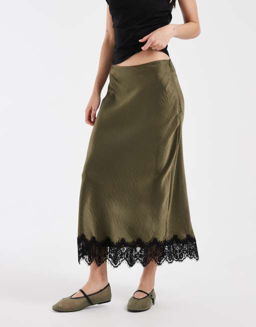 Vero Moda satijnen midi-rok met kanten zoom in donkergroen, 2 van 5