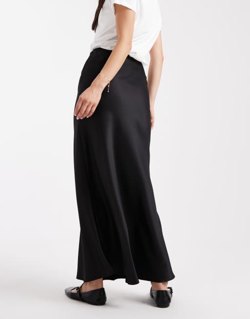 Vero Moda - Jupe mi-longue en satin coupé en biais - Noir