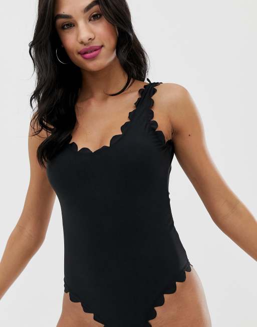 Retfærdighed Maladroit konkurs Vero Moda scallop edge swimsuit in black | ASOS