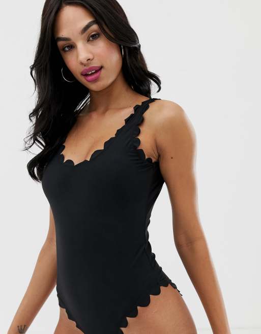 Retfærdighed Maladroit konkurs Vero Moda scallop edge swimsuit in black | ASOS