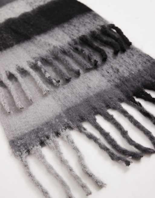 Vero Moda - Sciarpa morbida in bouclé nera e grigia a quadri, 2 di 3