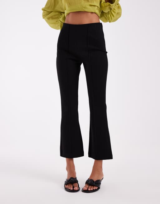 Vero Moda sculpting stretch high waist pleat front flare trouser in black, 2 of 5