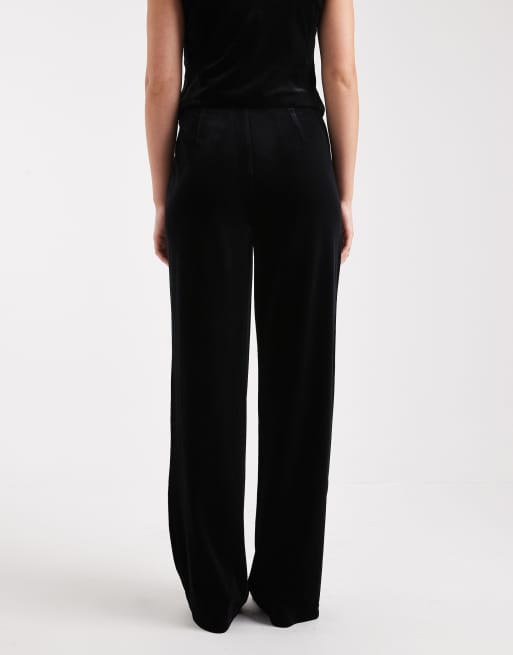 Vero Moda seam-front tailored velvet pants in black (part of a set), 2 of 5