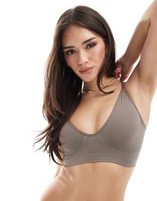 Vero Moda Vero Moda seamless deep v bra top in light beige-Neutral
