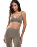 [Vero Moda] Vero Moda seamless deep v bra top in taupe brown (part of a set) M-L BROWN
