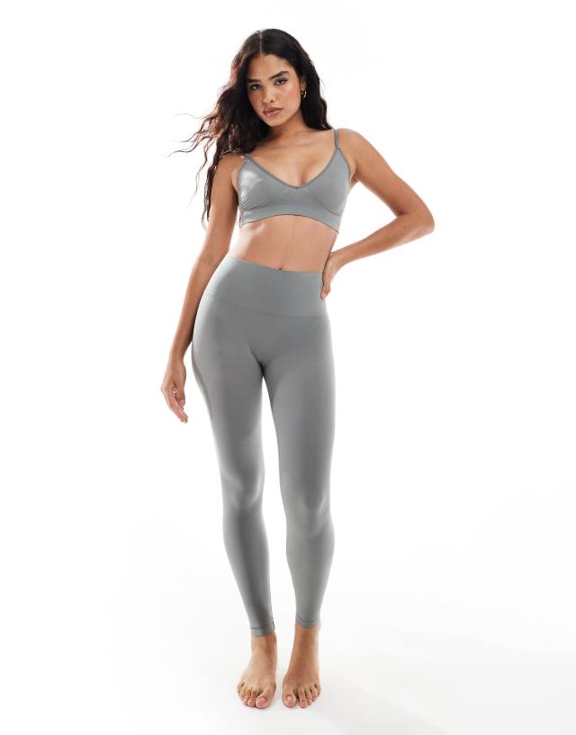 Vero Moda - seamless leggings co-ord in sage green