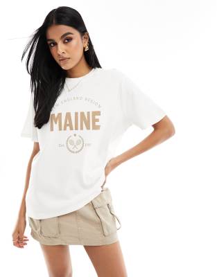 Vero Moda - Sehr weiches Oversize-T-Shirt in Weiß mit „MAINE"-Print vorne