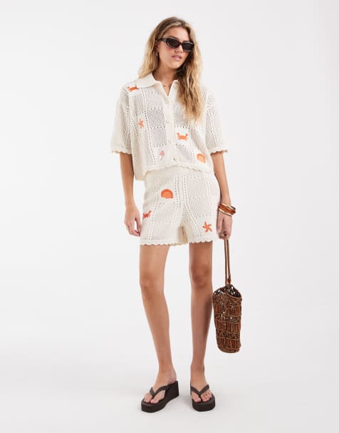 Vero Moda – Set aus Häkelstoff mit Krabbenstickerei, aus kurzärmligem Polohemd und Shorts - view 1