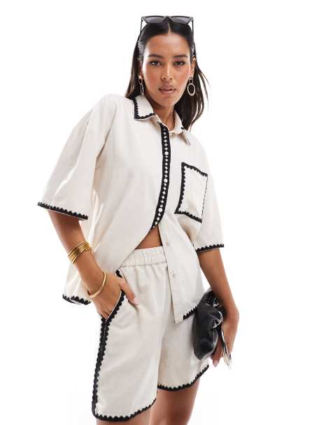 Vero Moda – Set aus Hemd und Shorts in Cremeweiß mit Languettenstich - view 1