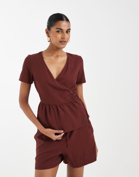 Vero Moda – Set in Burgunderrot mit Leinen-Haptik, bestehend aus kurzärmligem Wickeloberteil und Paperbag-Shorts - view 1