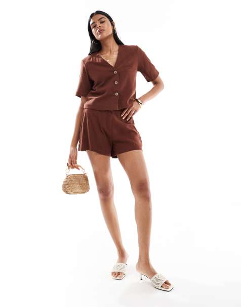 Vero Moda - Set van cropped blazer met korte mouwen en elegante short met linnenlook in chocoladebruin - view 1