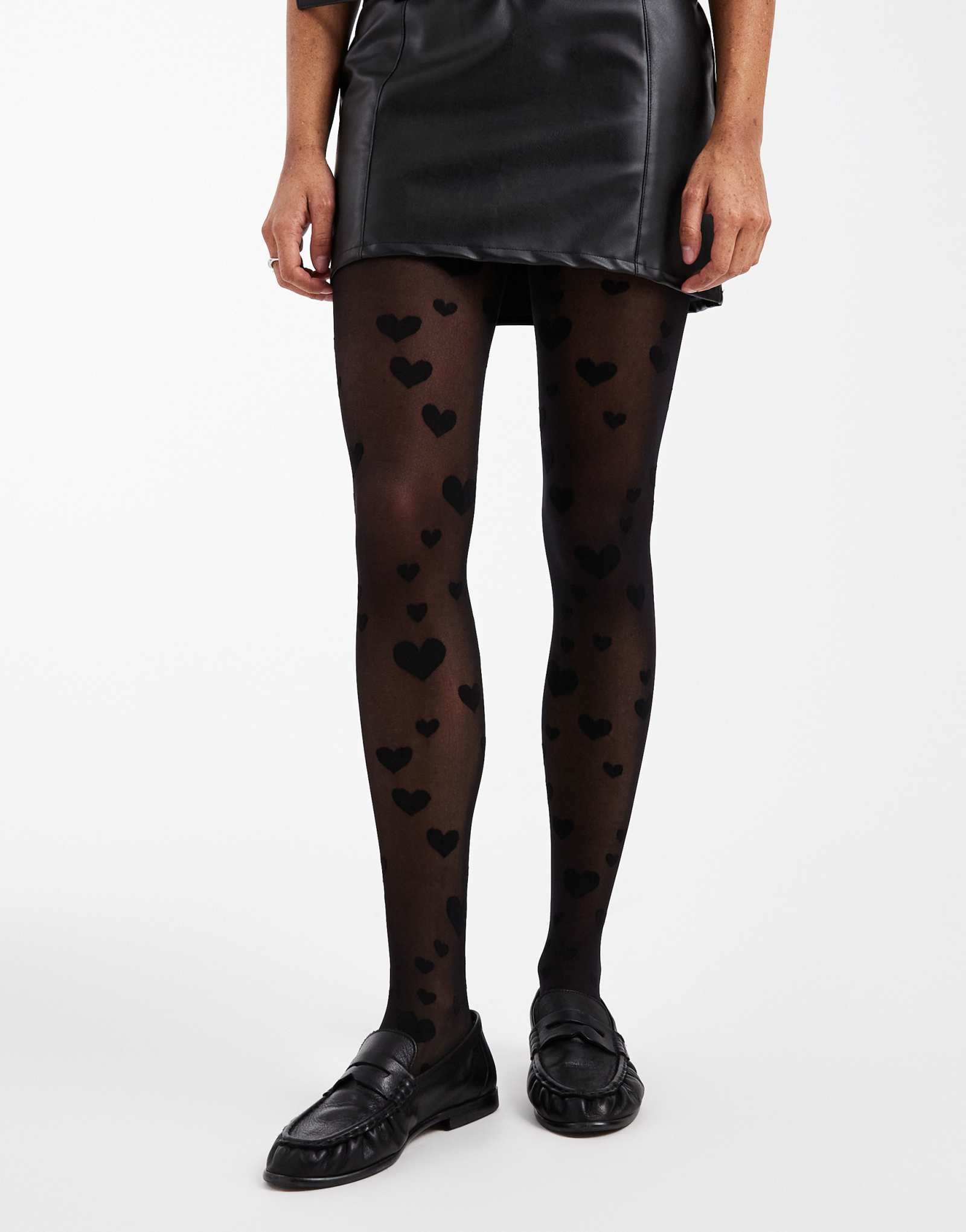 Прозрачные колготки Vero Moda с принтом в виде сердечек черного цвета