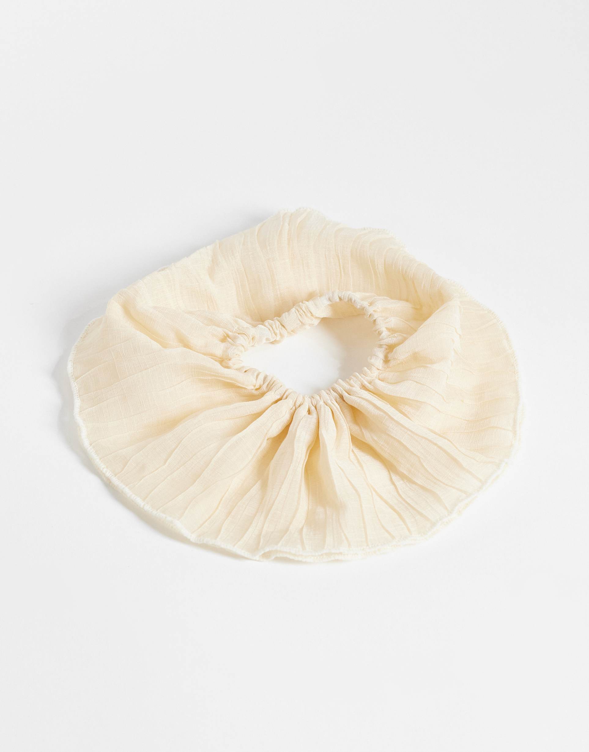 vero moda sheer textured hair scrunchie in cream