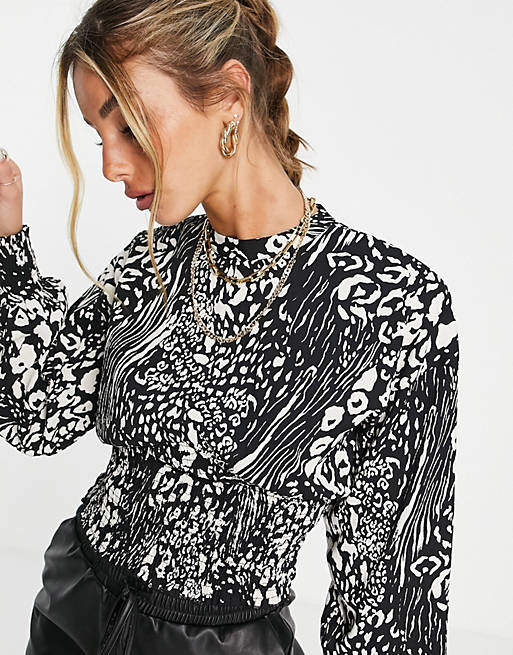 Tops Shirts & Blouses/Vero Moda shirred detail blouse in black & white abstract 