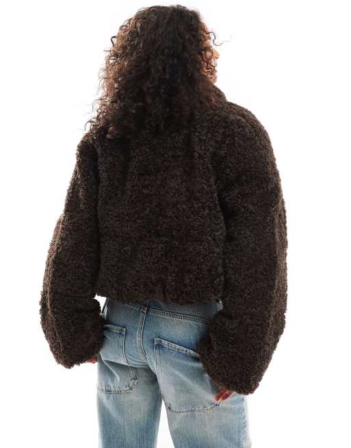 Vero Moda short borg jacket in chocolate brown, 2 of 4