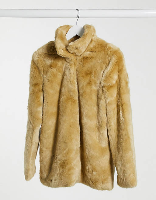 Vero Moda short faux fur coat in fawn