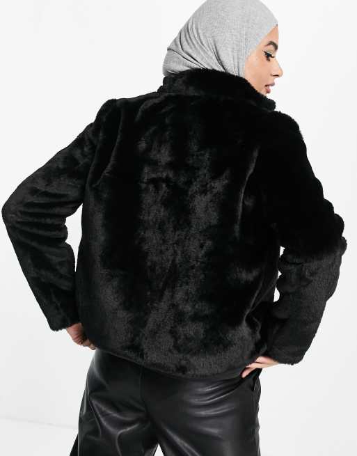 Vero Moda short faux fur jacket in black