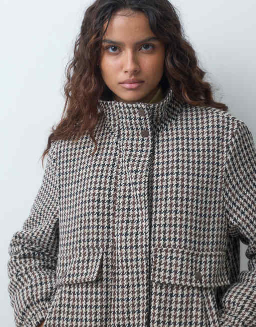 Vero Moda short funnel neck bomber jacket in chocolate houndstooth check, 2 of 4