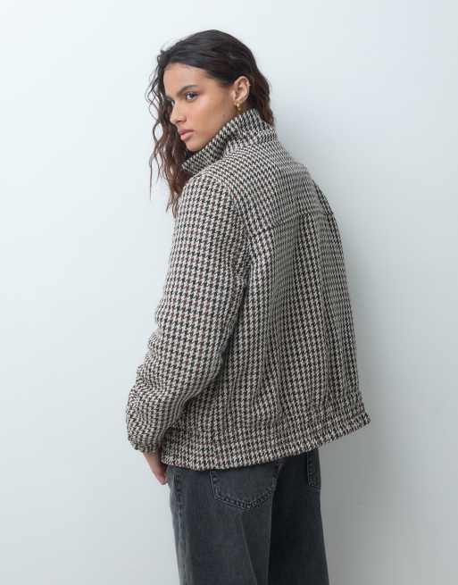 Vero Moda short funnel neck bomber jacket in chocolate houndstooth check, 4 of 4