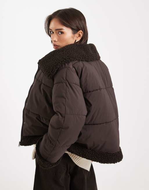 Vero Moda short puffer jacket with borg trim in chocolate, 2 of 4