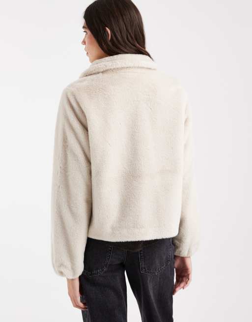 Vero Moda short soft faux-fur coat in oatmeal, 4 of 4