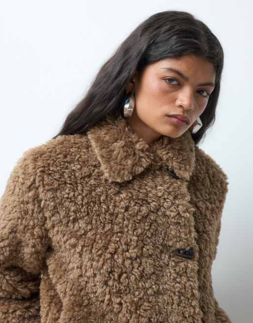 Vero Moda short teddy jacket with toggle closure in beige, 3 of 5