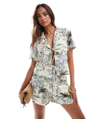 Vero Moda shorts co-ord in palm print-Multi