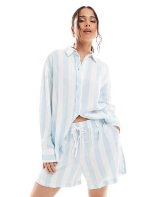 Vero Moda - Shorts in Pastellblau gestreift mit Leinenanteil, Kombiteil