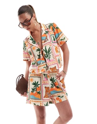 Vero Moda - Shorts mit tropischen Postkartenprint und elastischem Bund, Kombiteil-Bunt