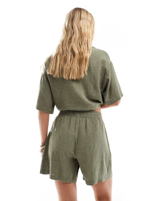 Vero Moda - Shorts van linnen-achtige stof met gestrikte taille in khaki, deel van co-ord set, 4 van 5