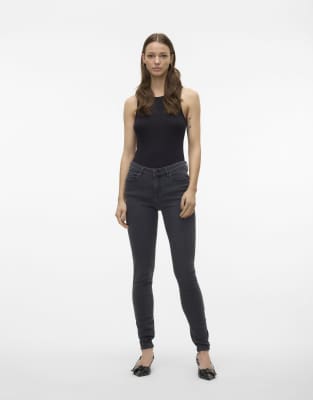 Vero Moda - Skinny Fit Jeans in Dunkelgrau