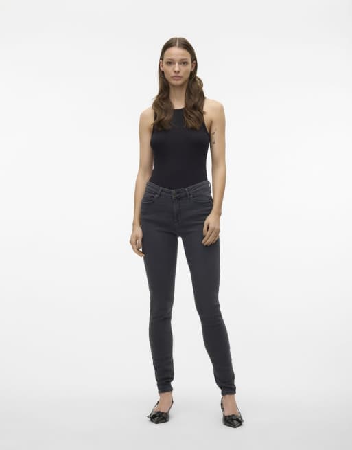 Vero Moda – Skinny-Jeans in Dunkelgrau