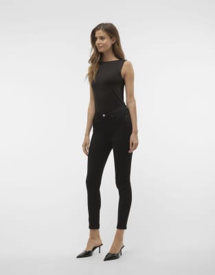 Vero Moda - Skinny-Jeans in Schwarz