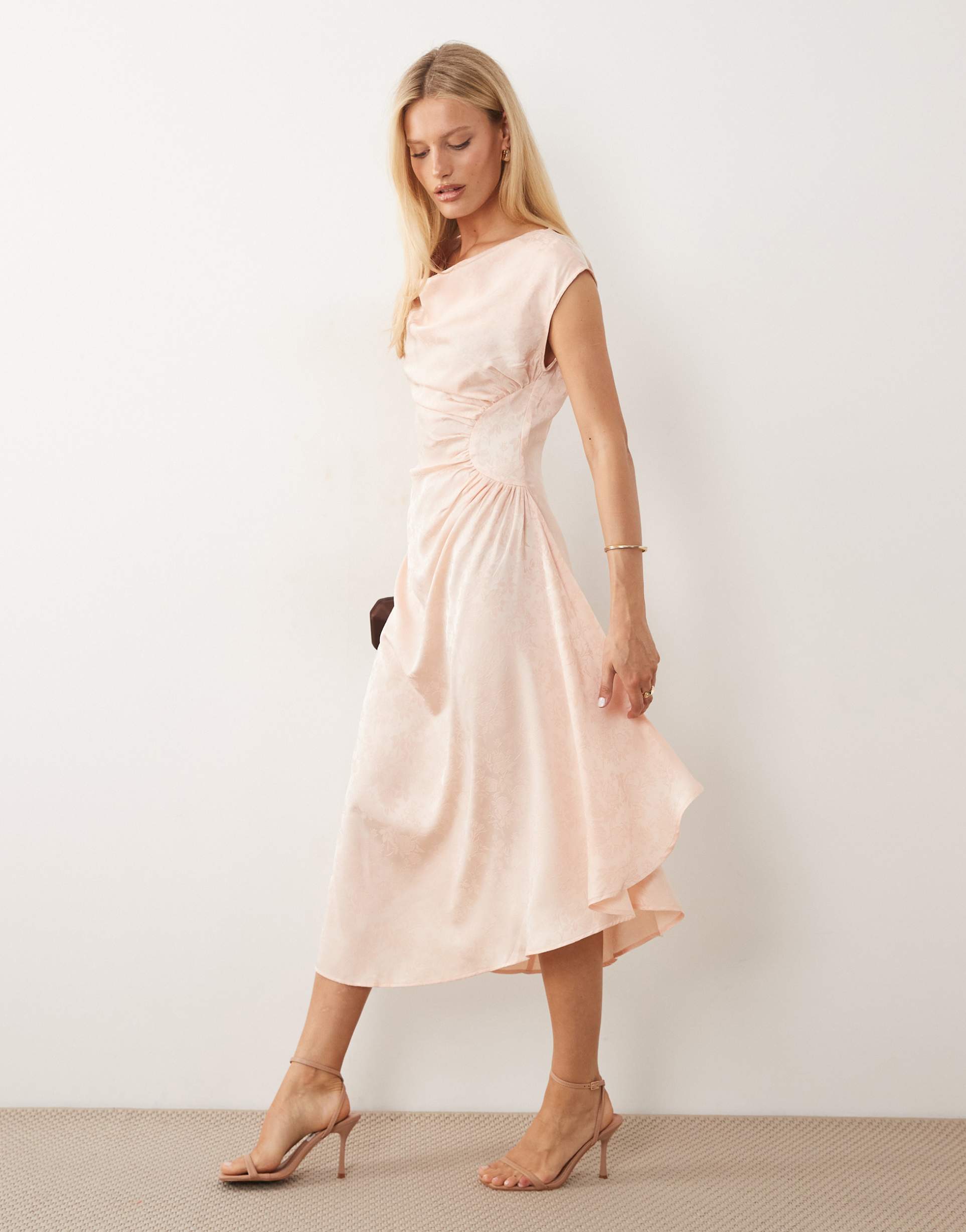 vero moda sleeveless cowl neck ruched detail maxi dress in blush pink