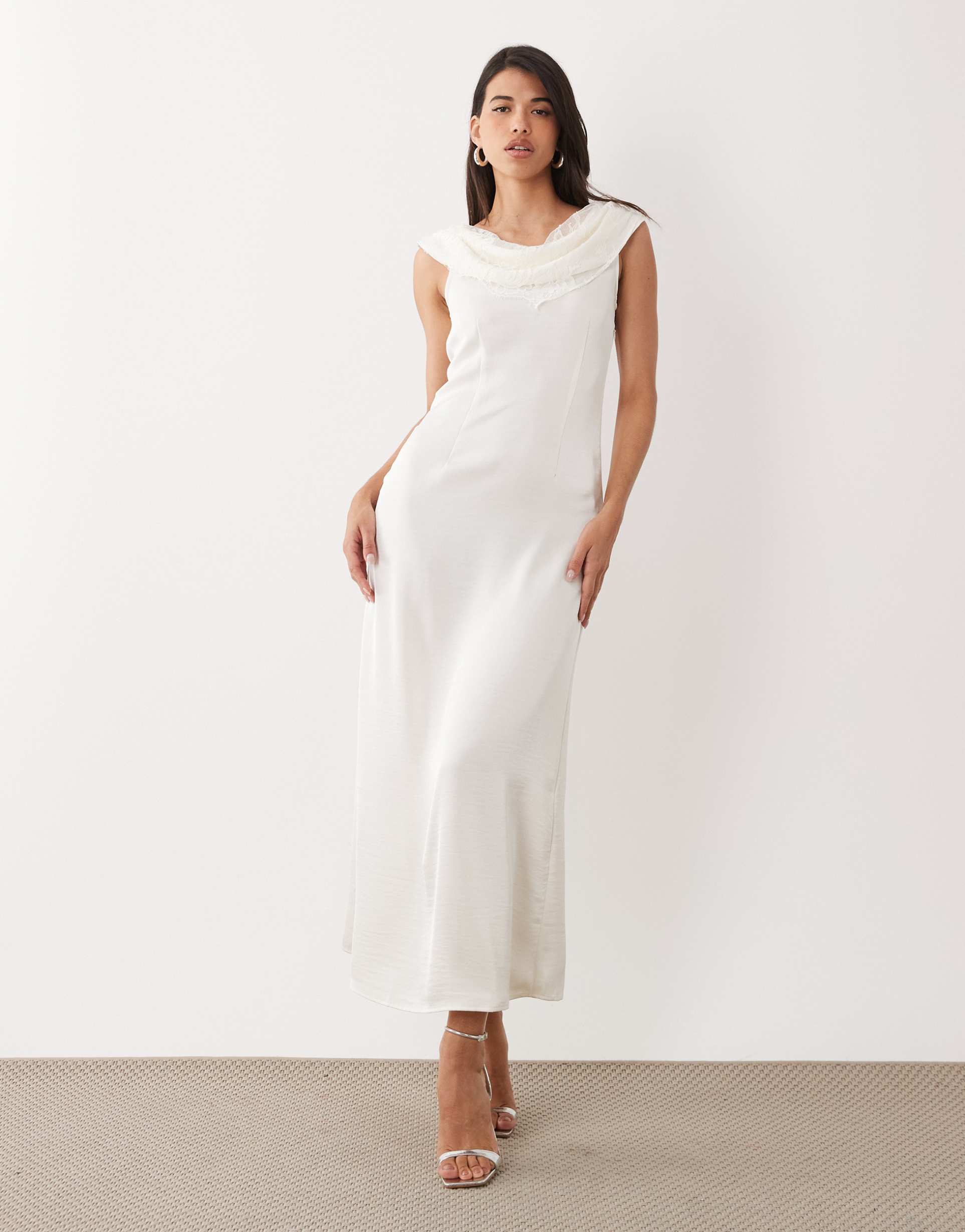 vero moda sleeveless satin maxi dress with lace detail in champagne