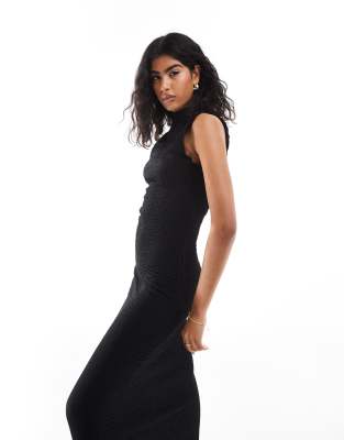 sleeveless textured maxi dress in black