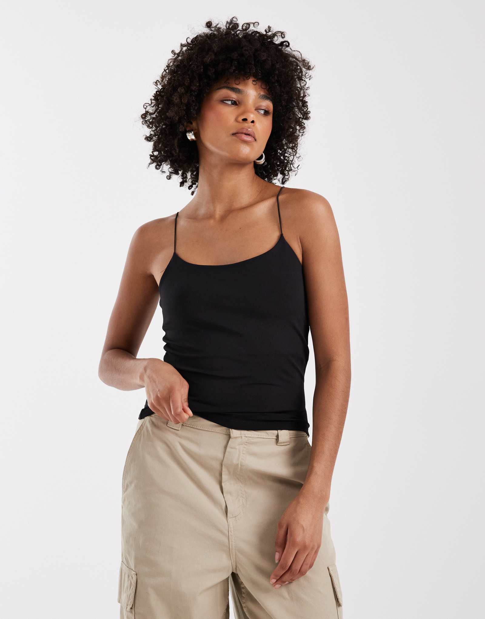 Облегающий топ на тонких бретельках Vero Moda черного цвета