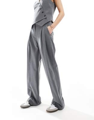 Vero Moda Slouchy Pleat Front Pants In Gray