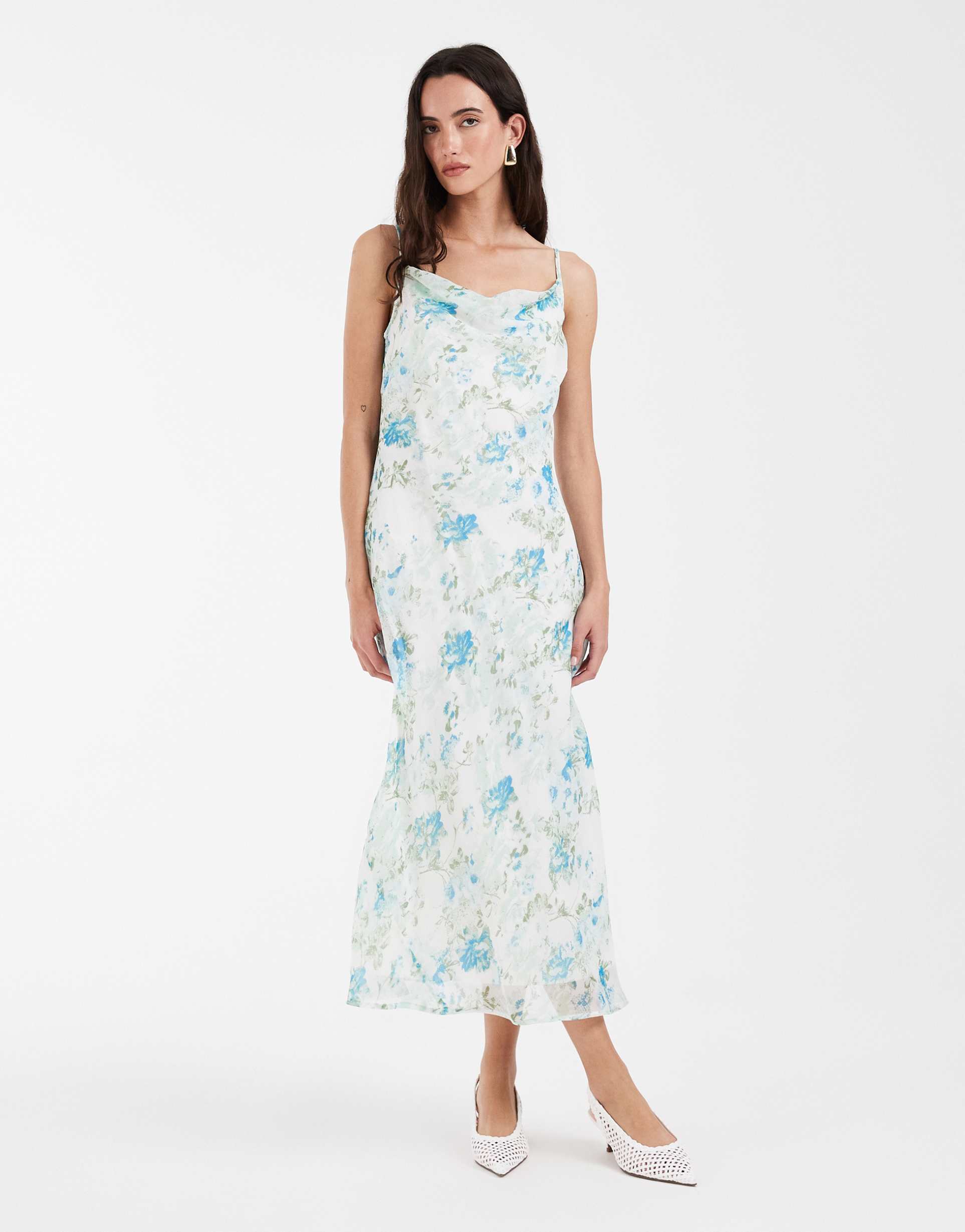vero moda smilla chiffon cowl neck cami midi dress in blue floral print