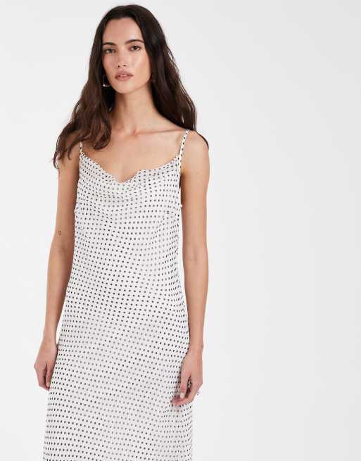 Vero Moda - Smilla - Hvid cami-midikjole i chiffon med vandfaldsudskæring og sort polkaprikker, 2 af 4