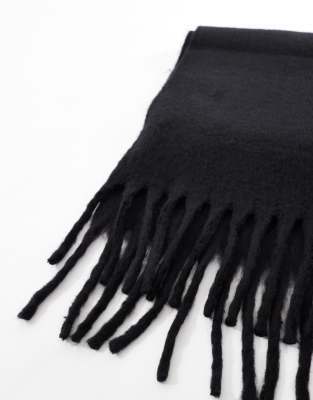 Vero Moda Soft Boucle Scarf In Black