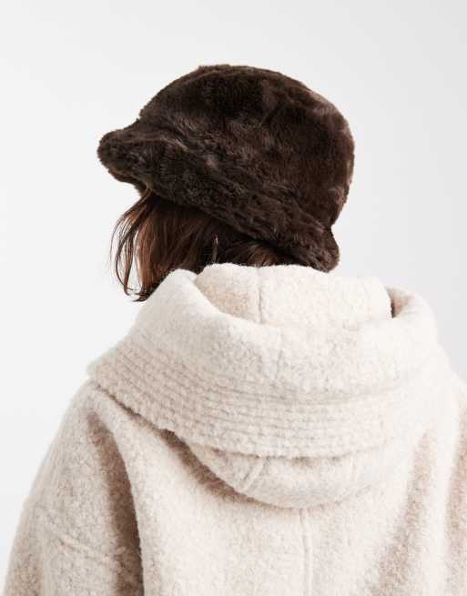 Vero Moda soft faux fur bucket hat in chocolate