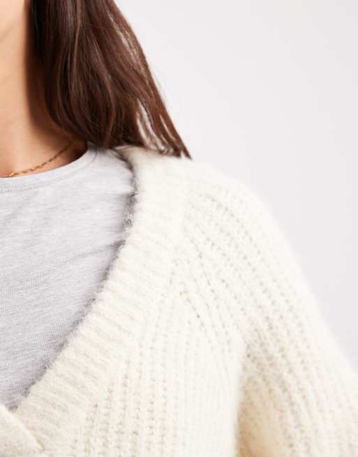 Vero Moda soft fluffy knit v-neck sweater in cream, 3 of 4