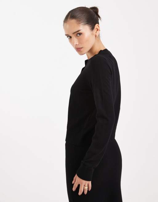 Vero Moda soft knitted button-up cardigan in black (Part of a set), 2 of 4